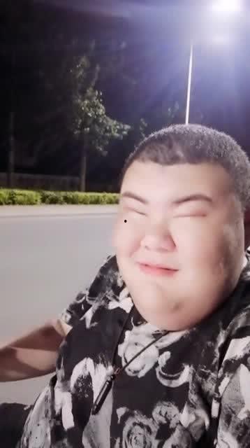 网红大脸哥,网红界的独特魅力与影响力解析