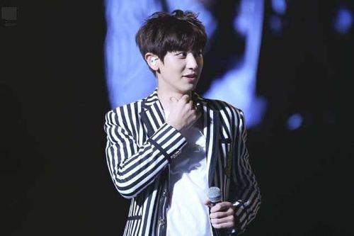 知乎爆料娱乐圈朴灿烈,揭秘明星背后的真实生活